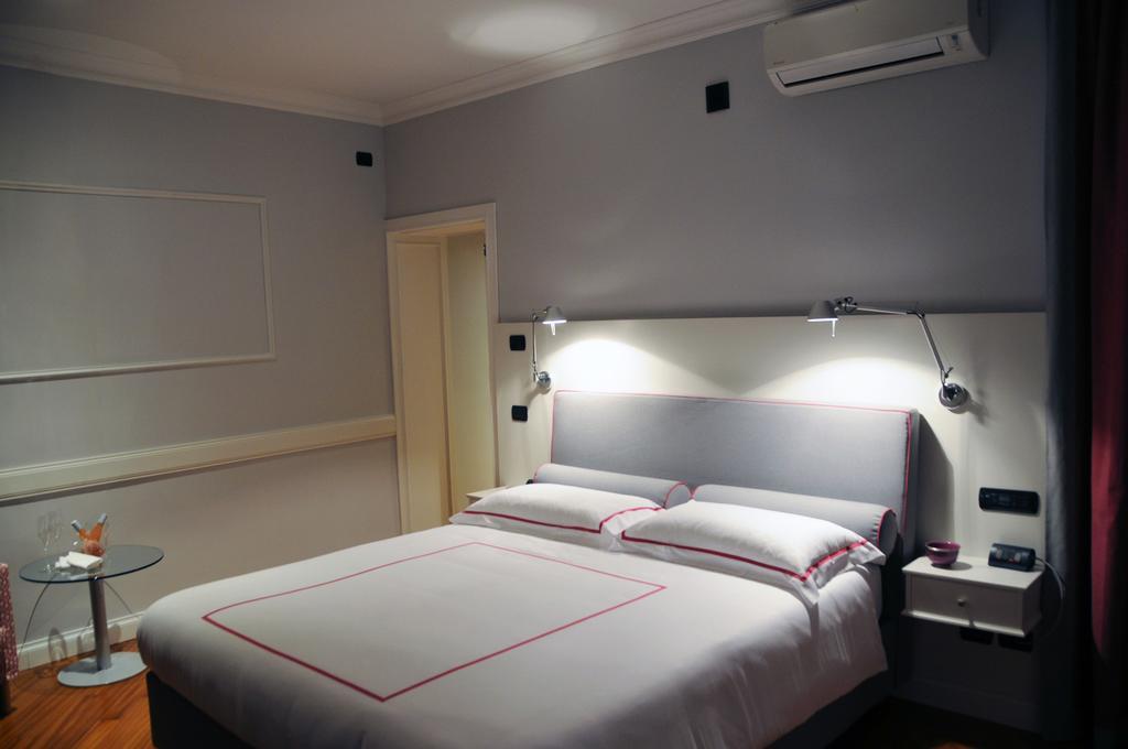 สวีท ฟอนตานา ดิ เตรวี Hotel โรม ห้อง รูปภาพ